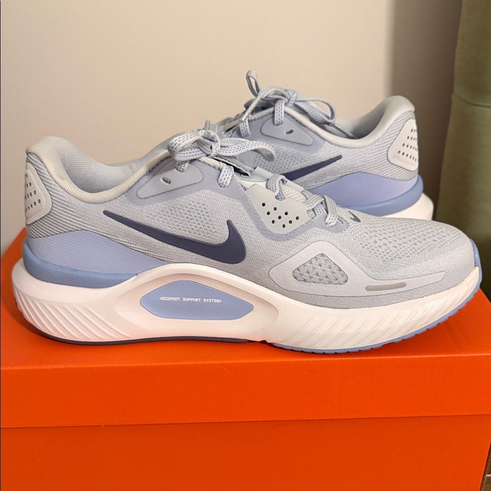 Nike women’s sneakers size 8.5